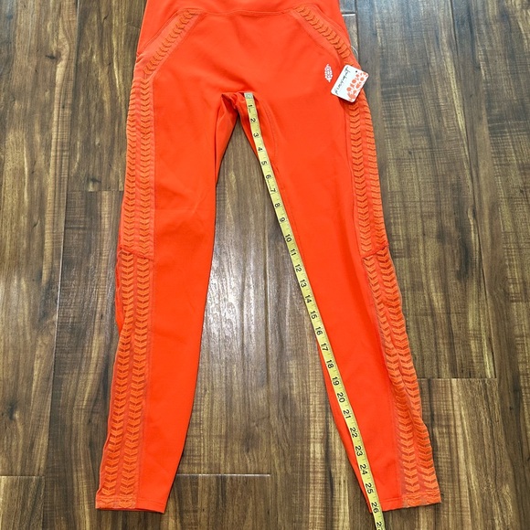 Free People Movement Set - Textured Orange Yoga Athleisure  – Size S NWT - Picture 6 of 11